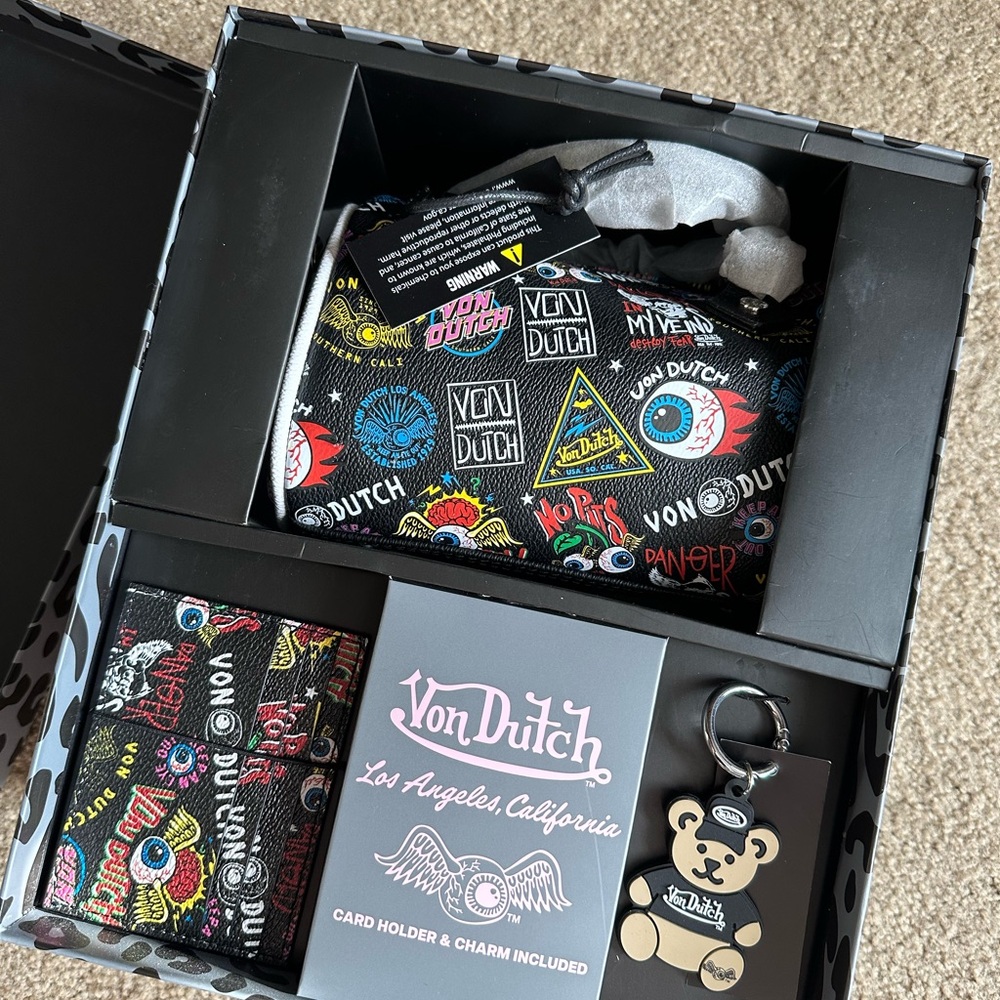 LIMITED EDITION- Von Dutch Black Jax bag cardholder & Bear Keychain